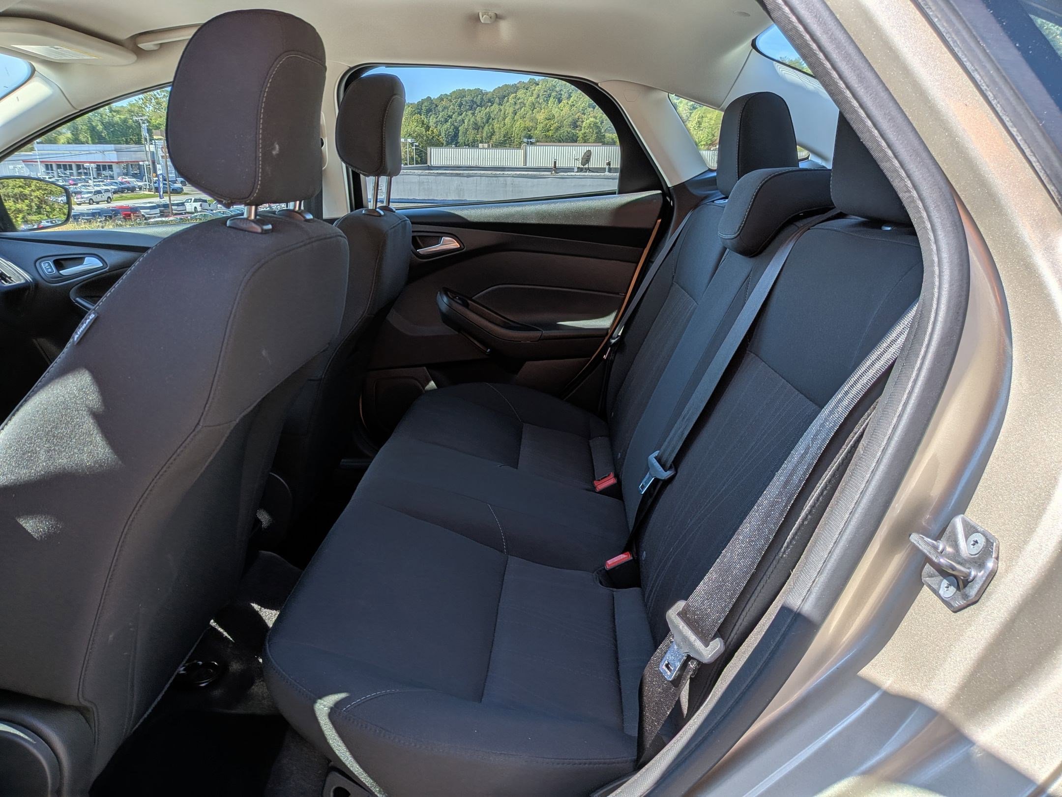 2018 Ford Focus SE photo 26