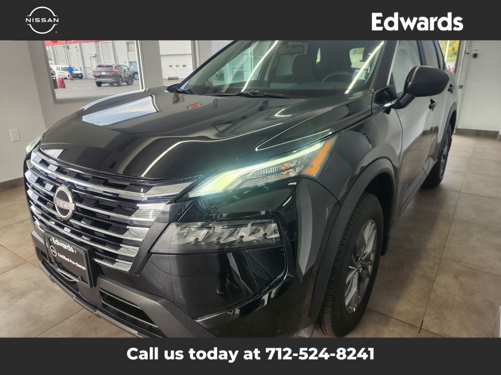 2025 Nissan Rogue S photo 4