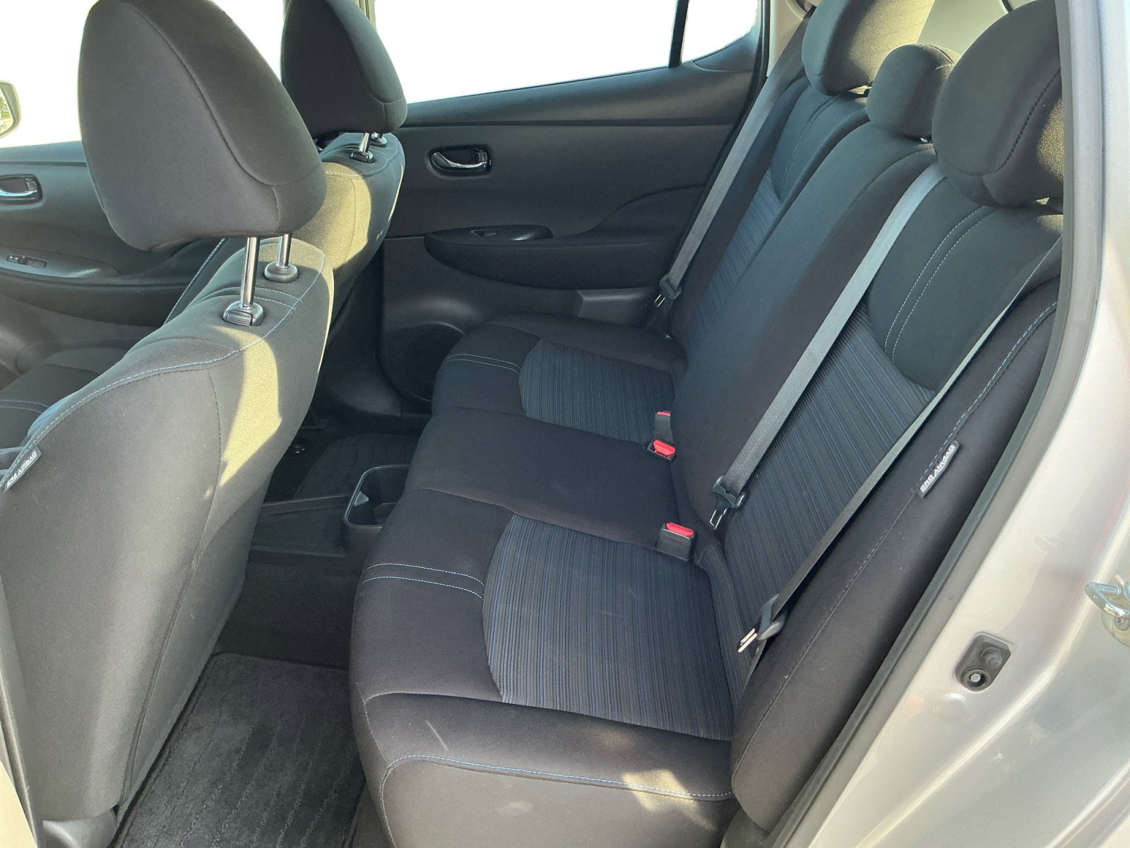 2023 Nissan Leaf S photo 15