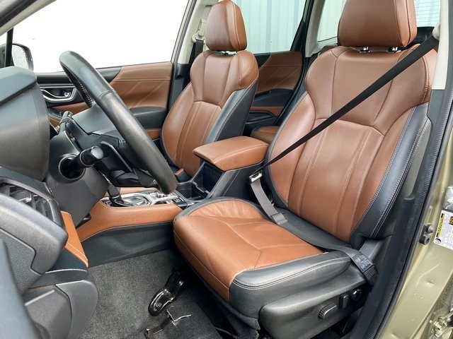 2023 Subaru Forester Touring photo 19