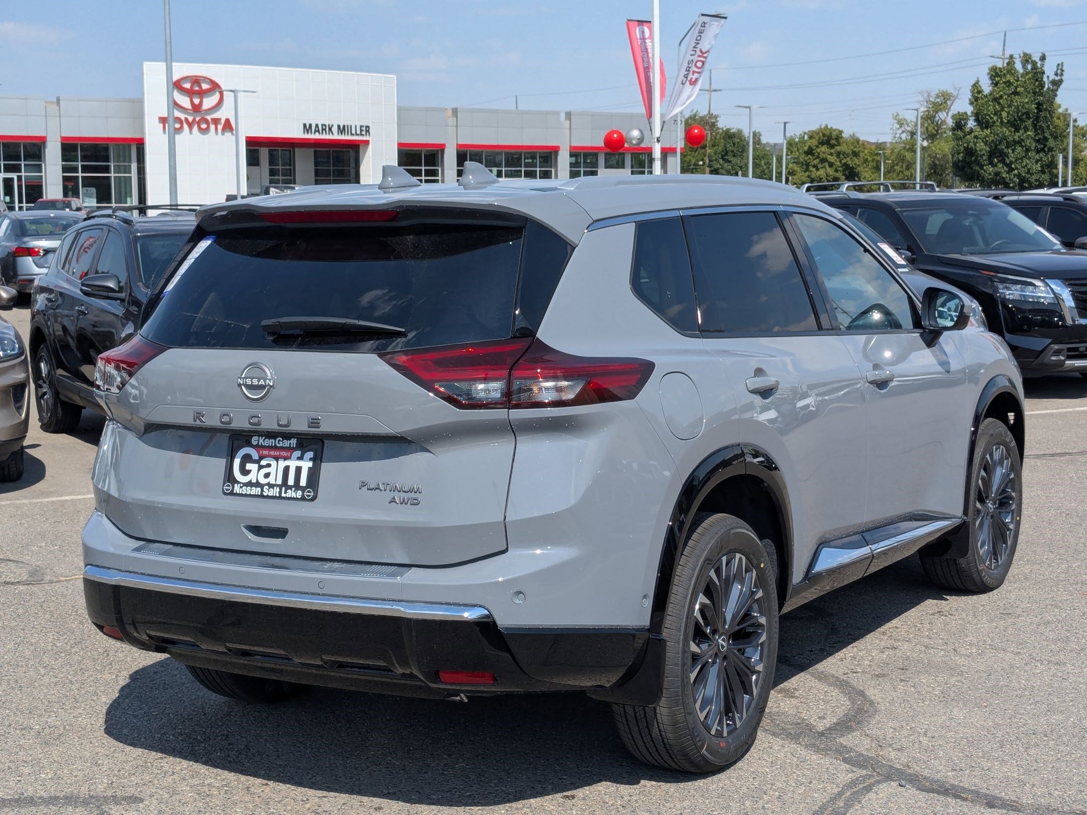 2025 Nissan Rogue Platinum photo 3