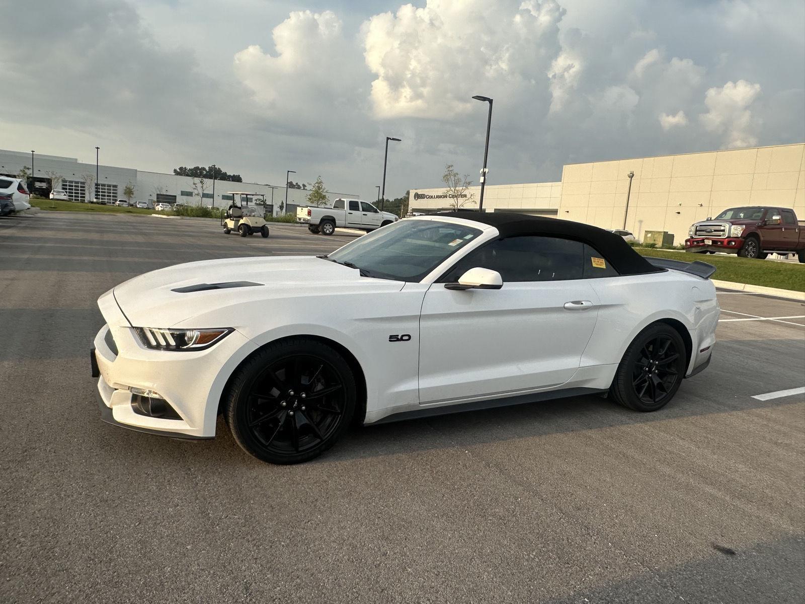 2017 Ford Mustang GT Premium photo 2