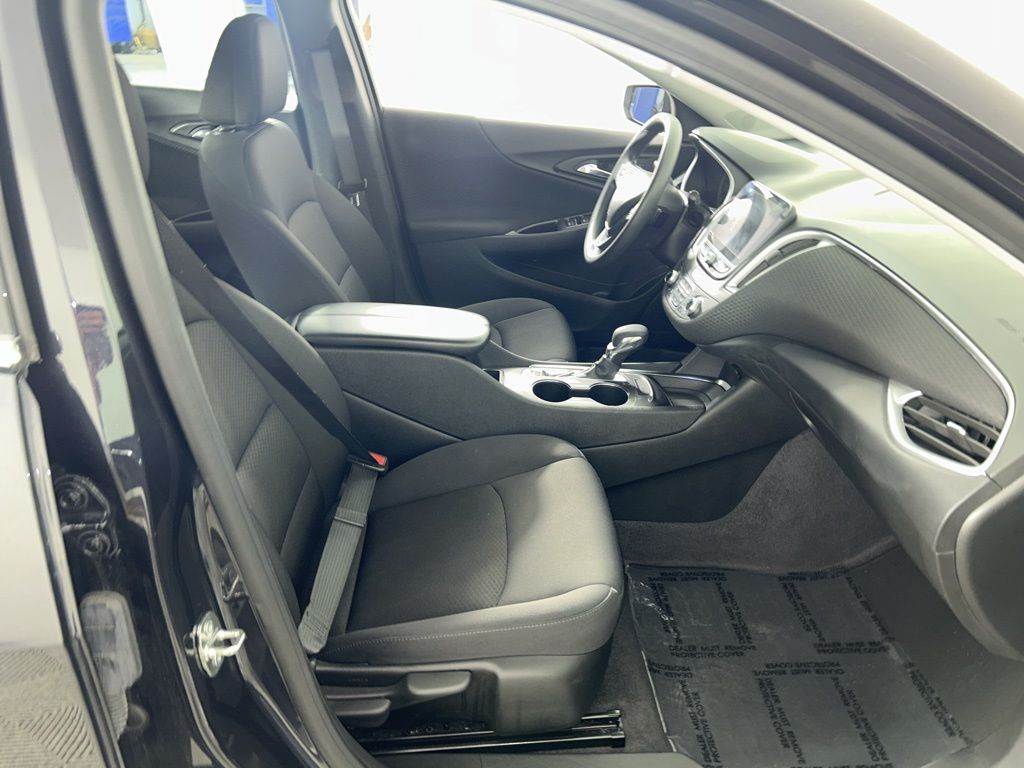 2023 Chevrolet Malibu 1LT photo 14