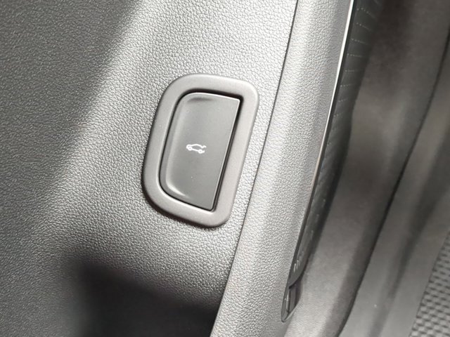 2026 Gmc Acadia AT4 photo 9