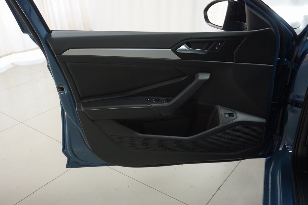 2025 Volkswagen Jetta 1.5T Sport photo 21