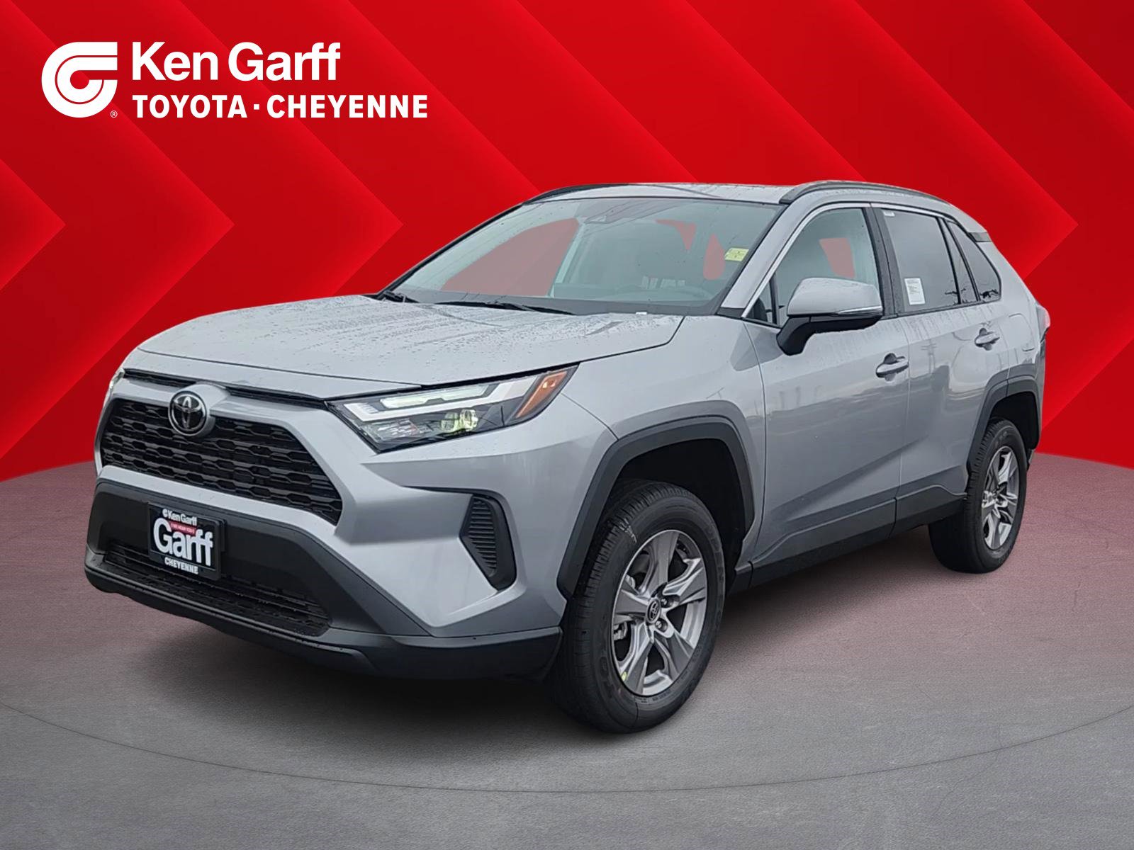 2025 Toyota RAV4 XLE's photo