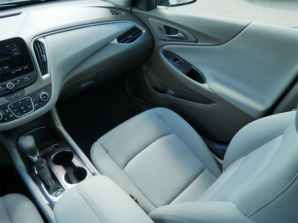 2025 Chevrolet Malibu 1LT photo 15