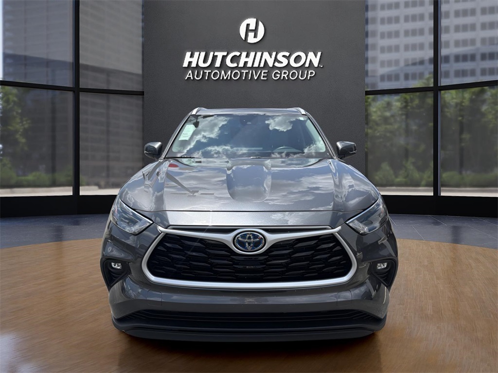 2022 Toyota Highlander Hybrid XLE photo 2