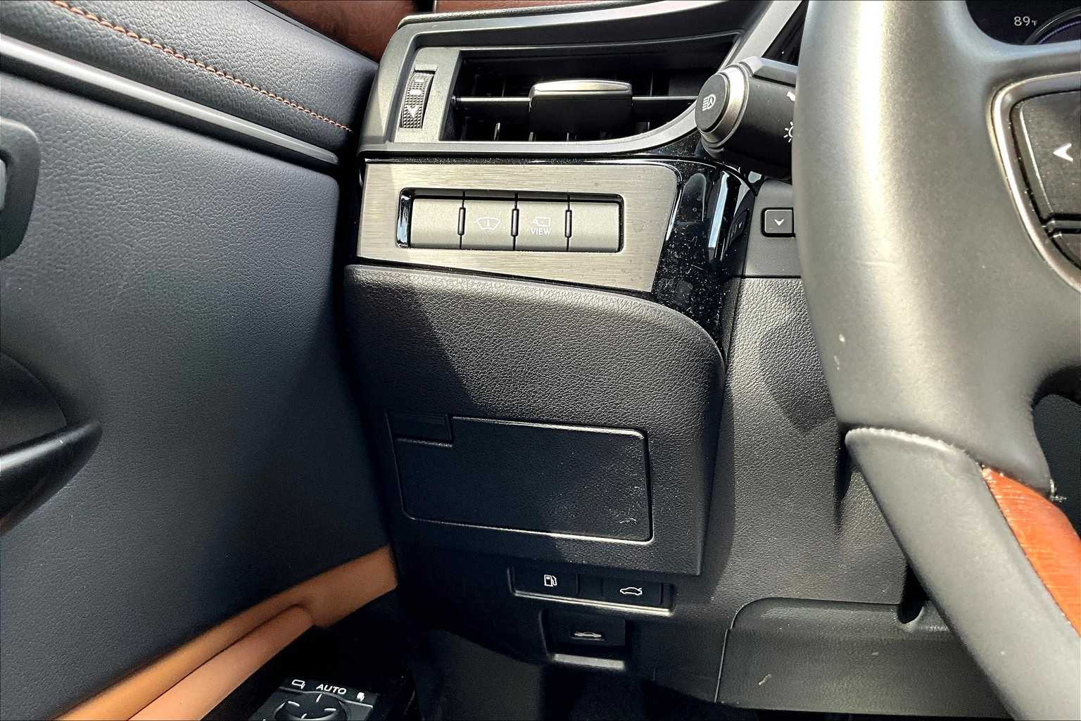 2025 Lexus ES Luxury photo 32