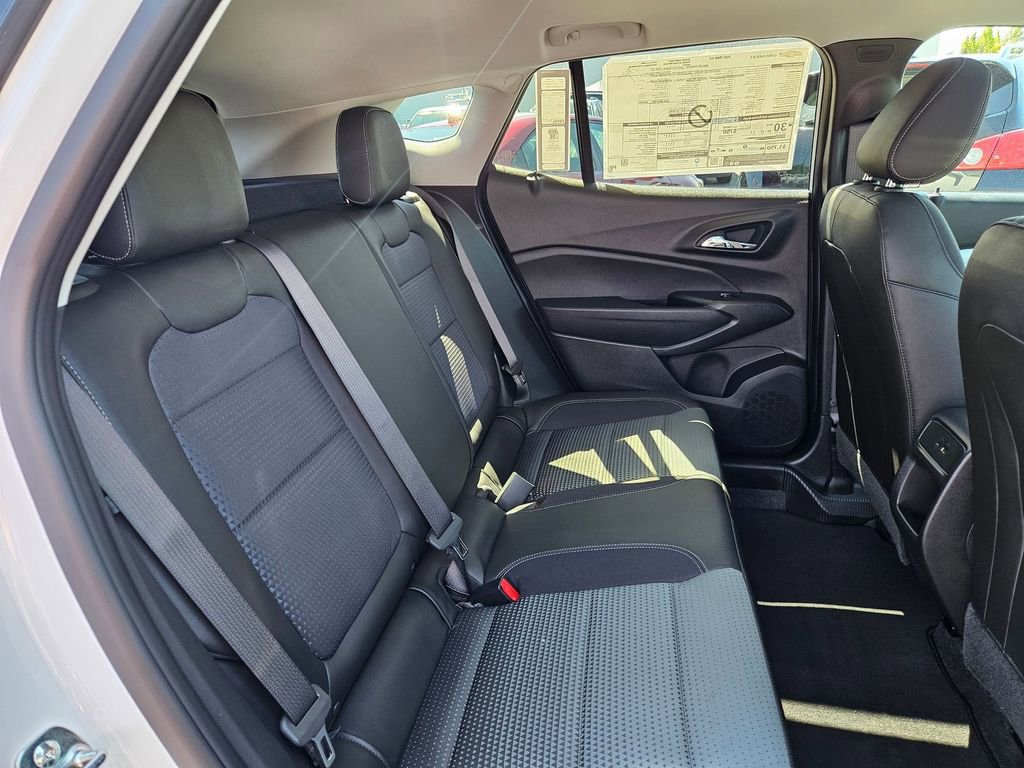 2025 Chevrolet Trax LT photo 28