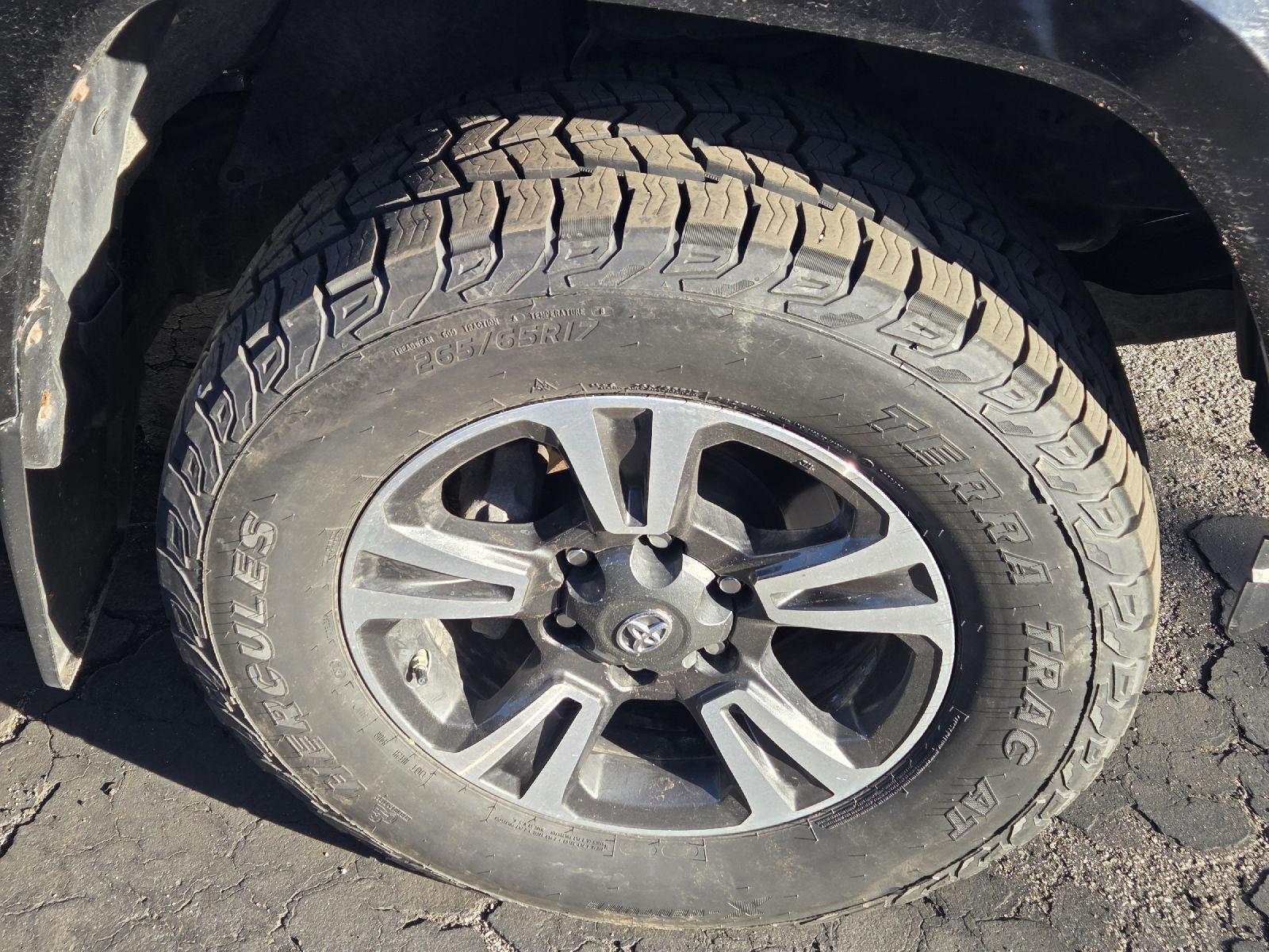 2019 Toyota Tacoma TRD Sport photo 4