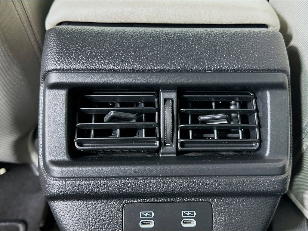 2025 Honda Accord LX photo 17