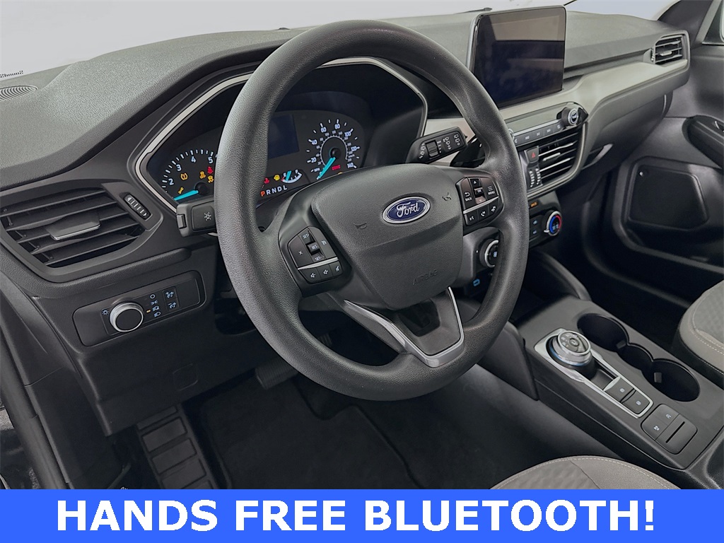 Used 2022 Ford Escape SE with VIN 1FMCU9G65NUA64062 for sale in Onalaska, WI