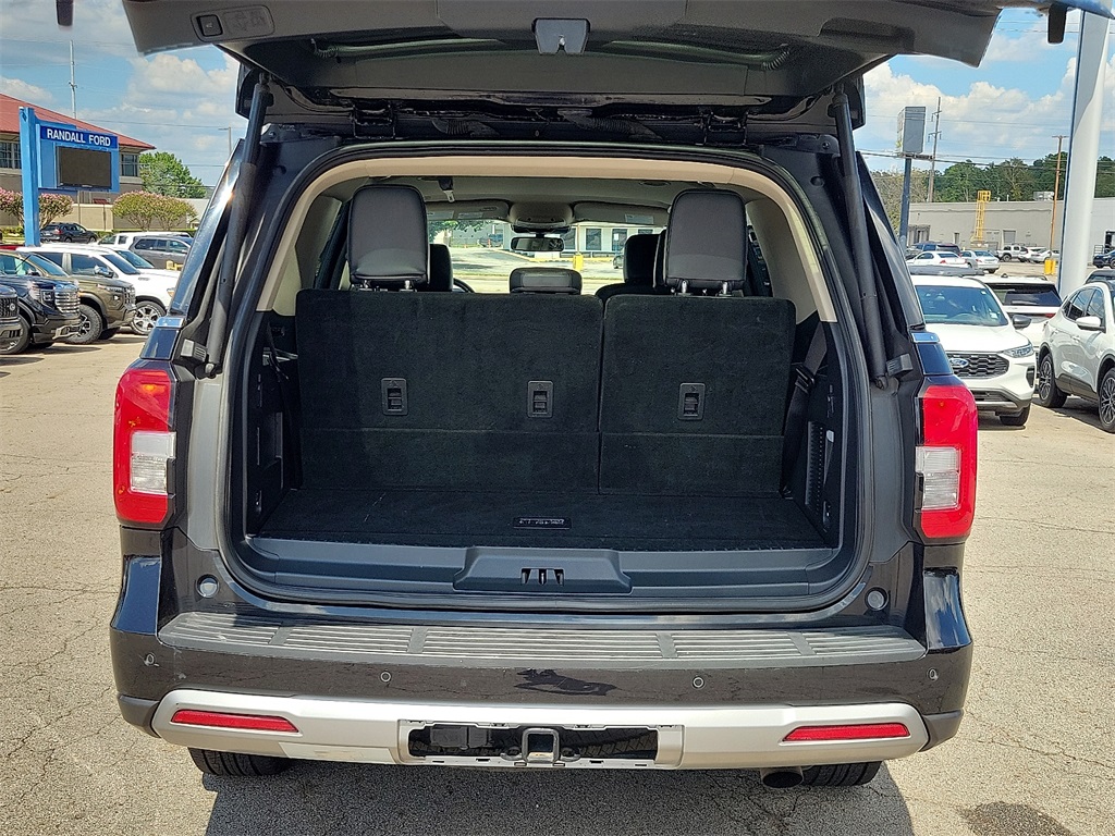 2024 Ford Expedition XLT photo 6