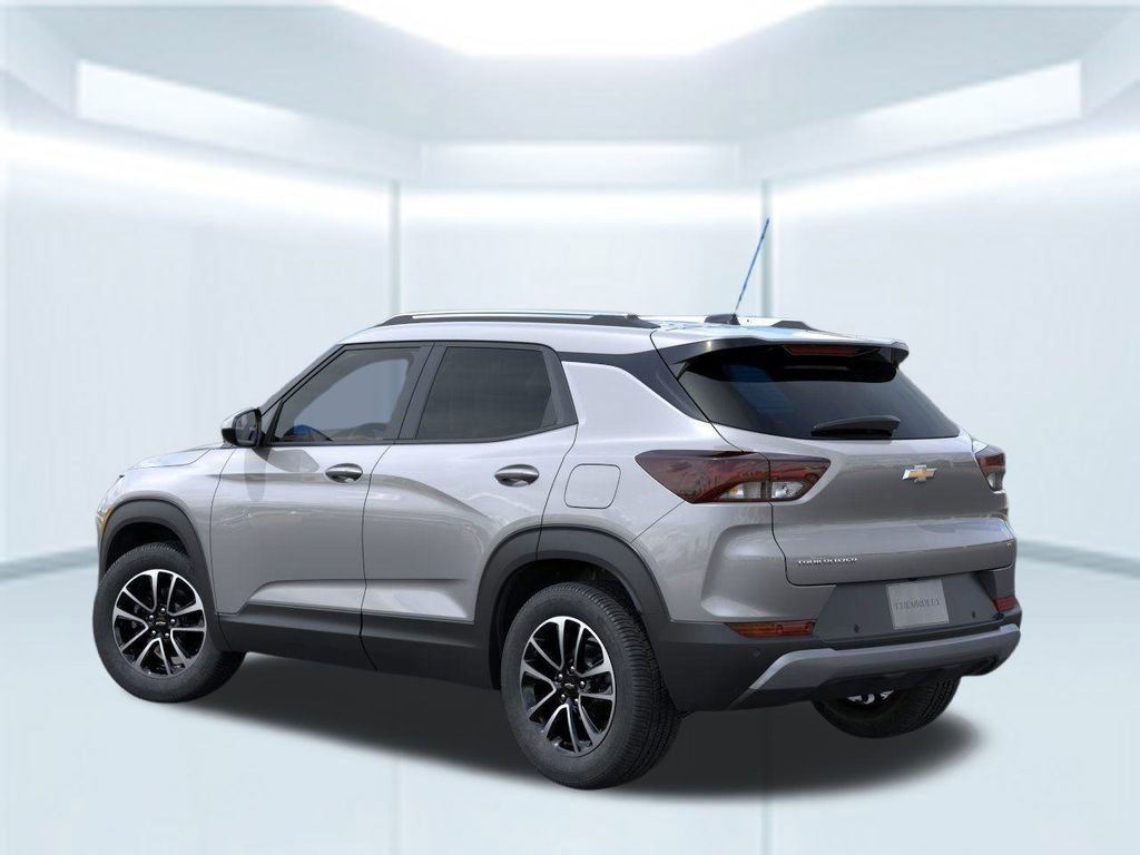 2026 Chevrolet Trailblazer LT photo 2