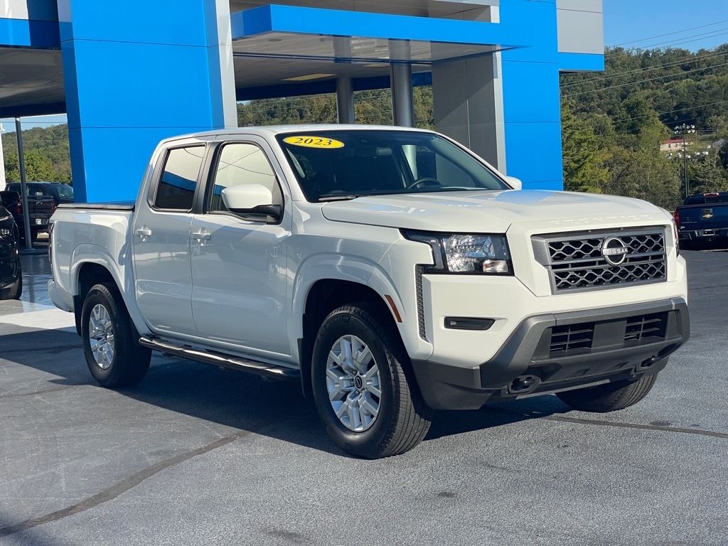 2023 Nissan Frontier SV's photo