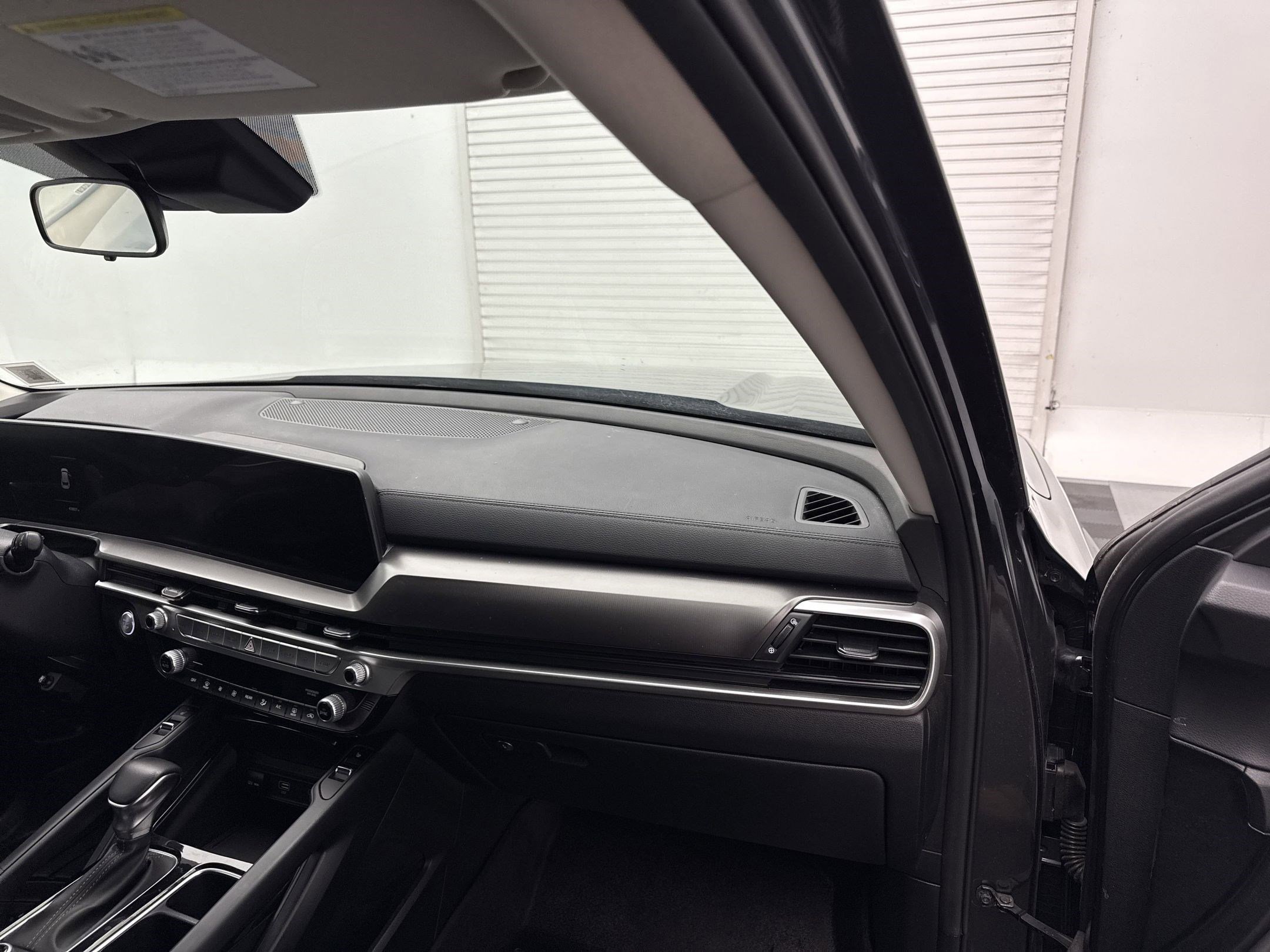 2023 Kia Telluride S photo 29