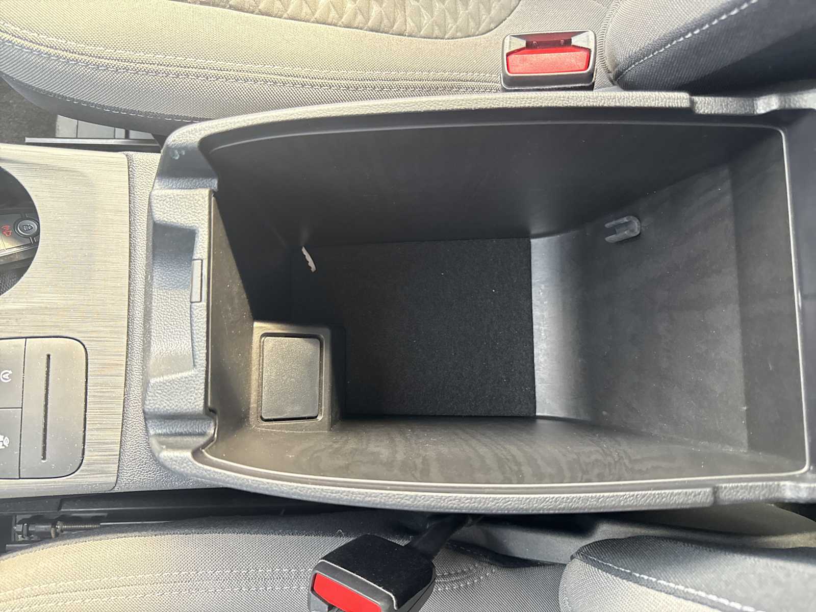 2020 Ford Escape SE photo 28