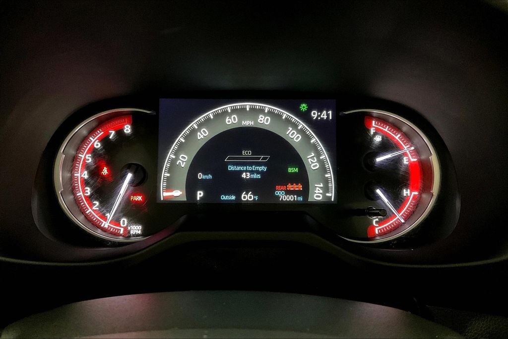 2024 Toyota RAV4 XLE photo 18