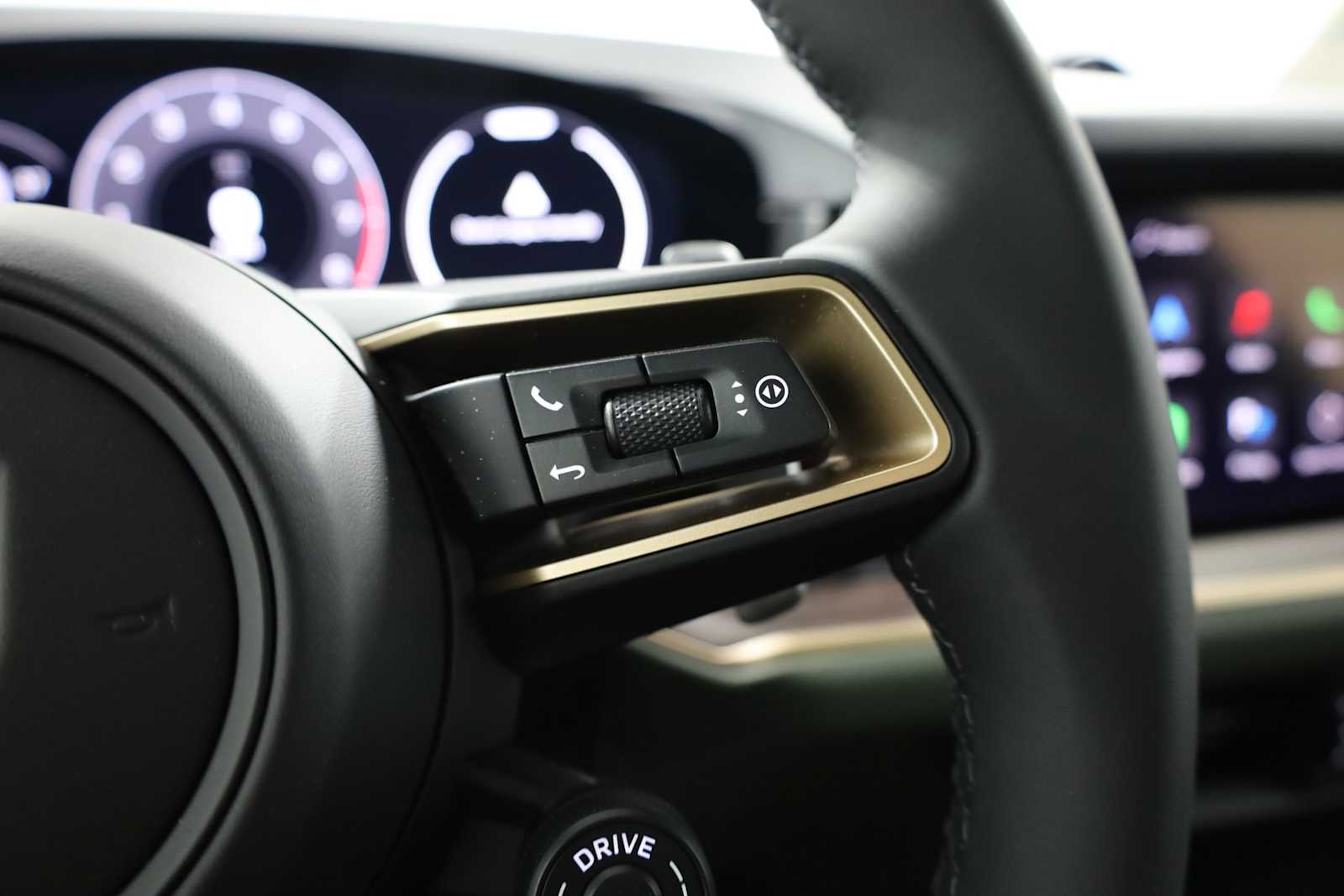 2024 Porsche Cayenne S E-Hybrid photo 20