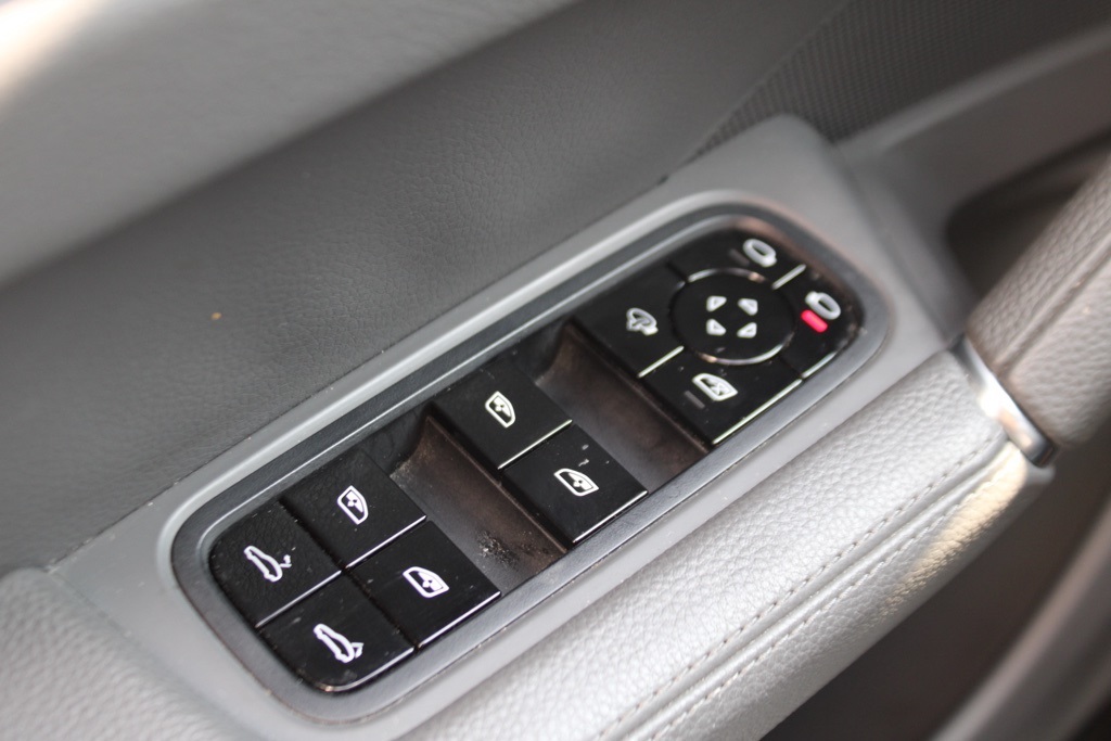 2021 Porsche Cayenne S photo 19