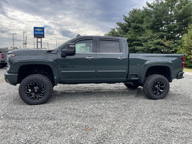 2025 Chevrolet Silverado 2500HD LTZ photo 4