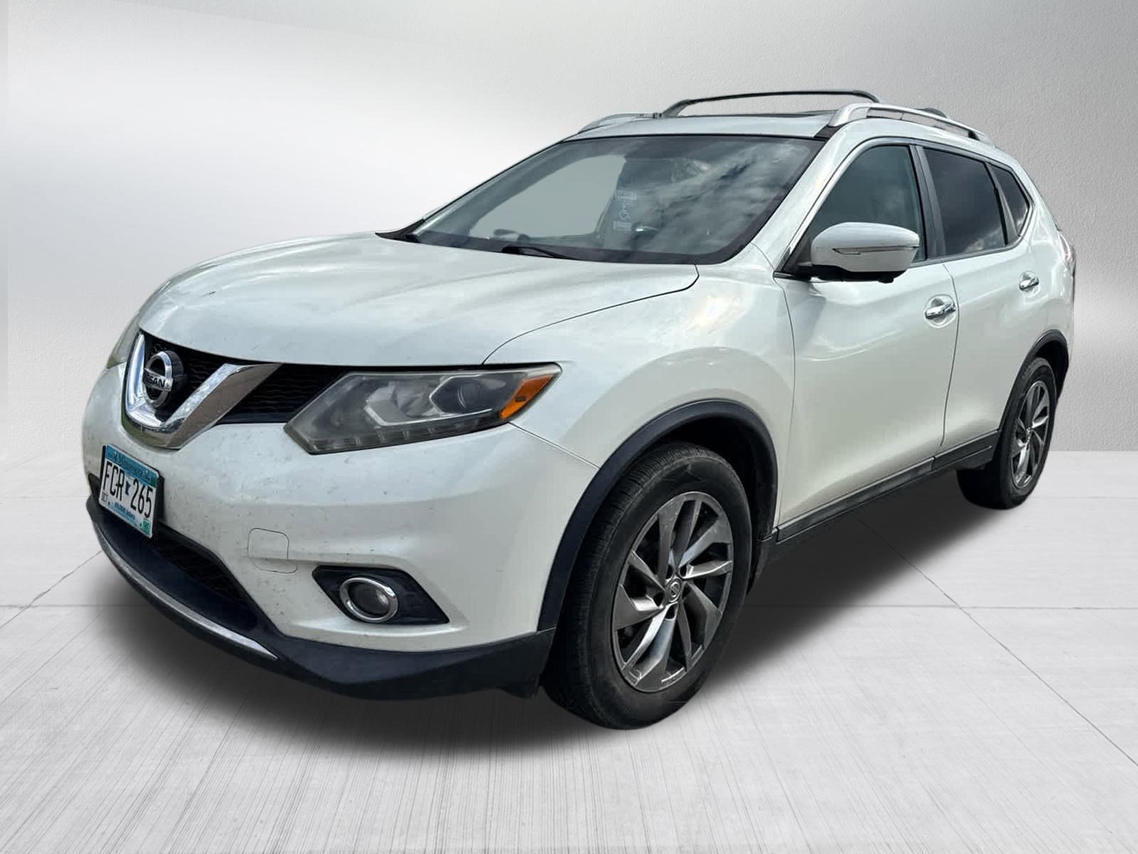 Used 2015 Nissan Rogue SL with VIN 5N1AT2MT2FC790853 for sale in Brooklyn Center, MN