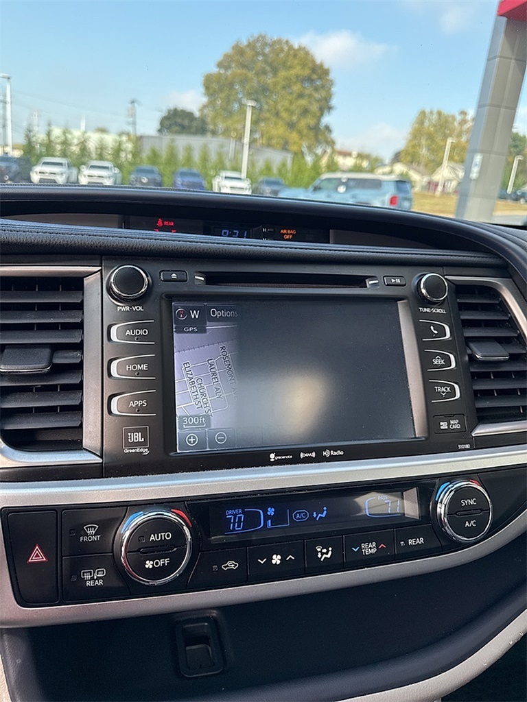 2018 Toyota Highlander Limited Platinum photo 13