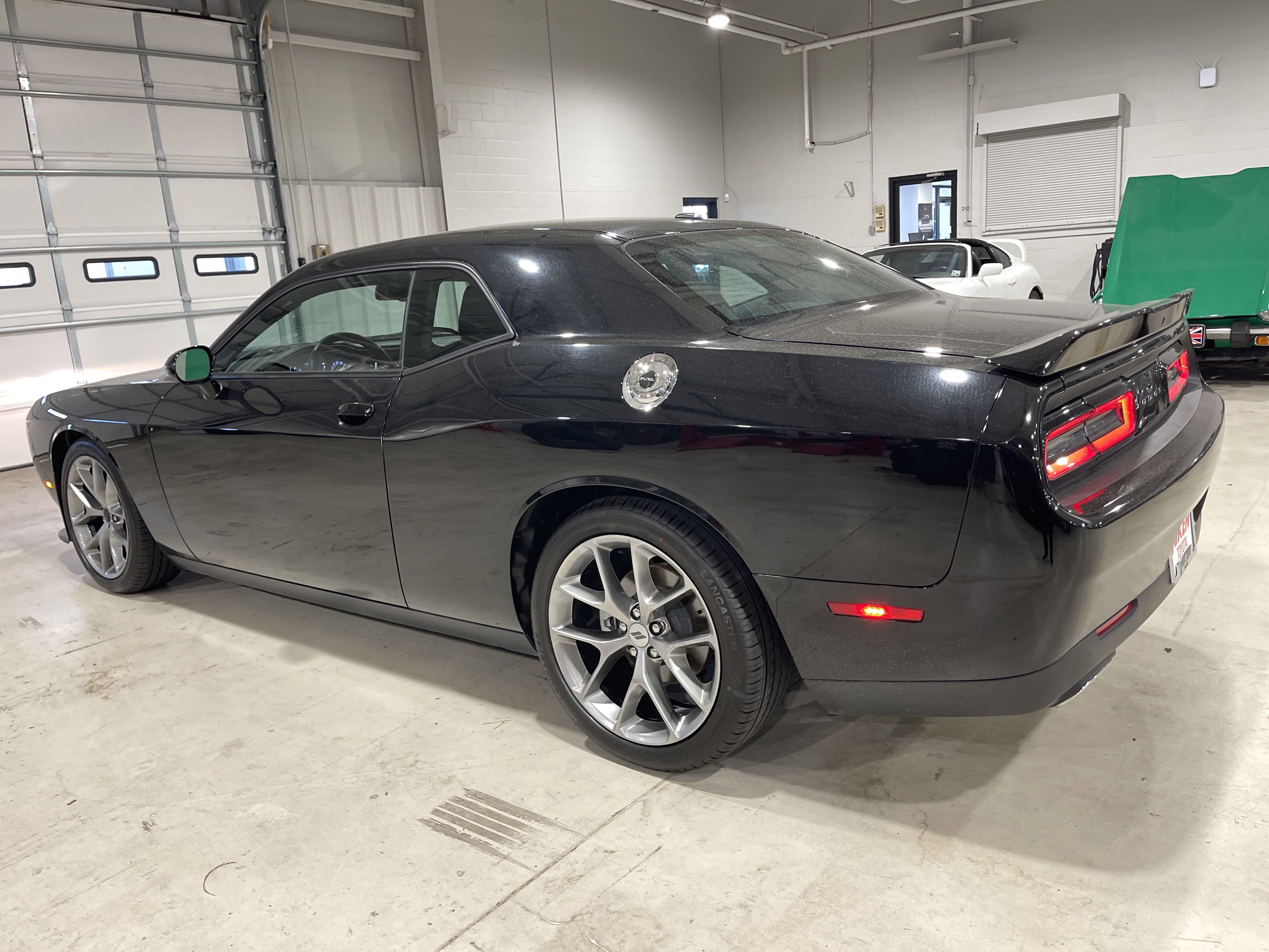 2022 Dodge Challenger GT photo 3