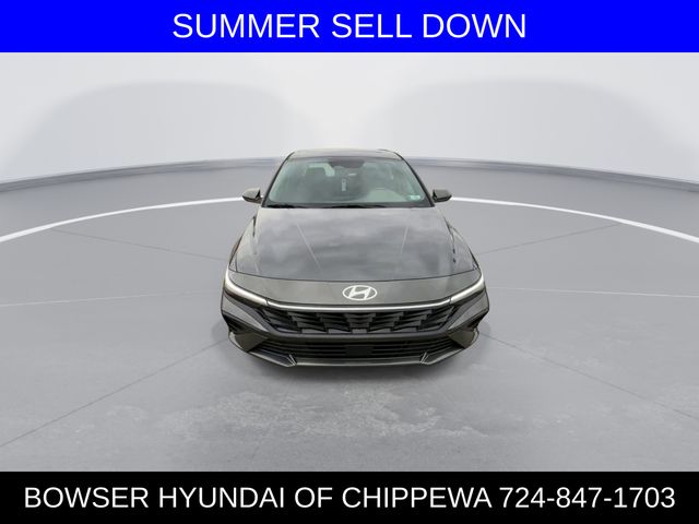 2024 Hyundai Elantra SEL Convenience photo 3