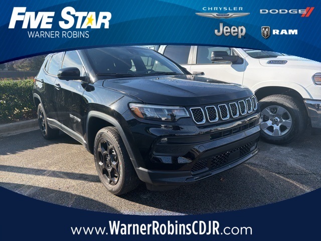 2023 Jeep Compass Latitude's photo