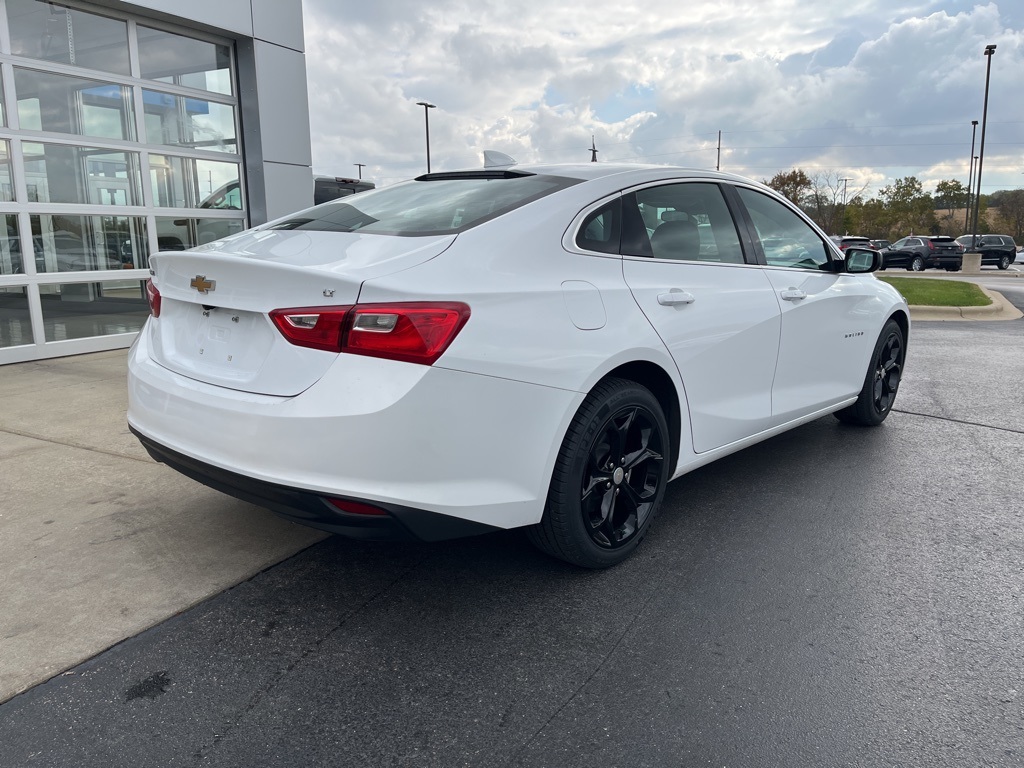 2023 Chevrolet Malibu 1LT photo 3