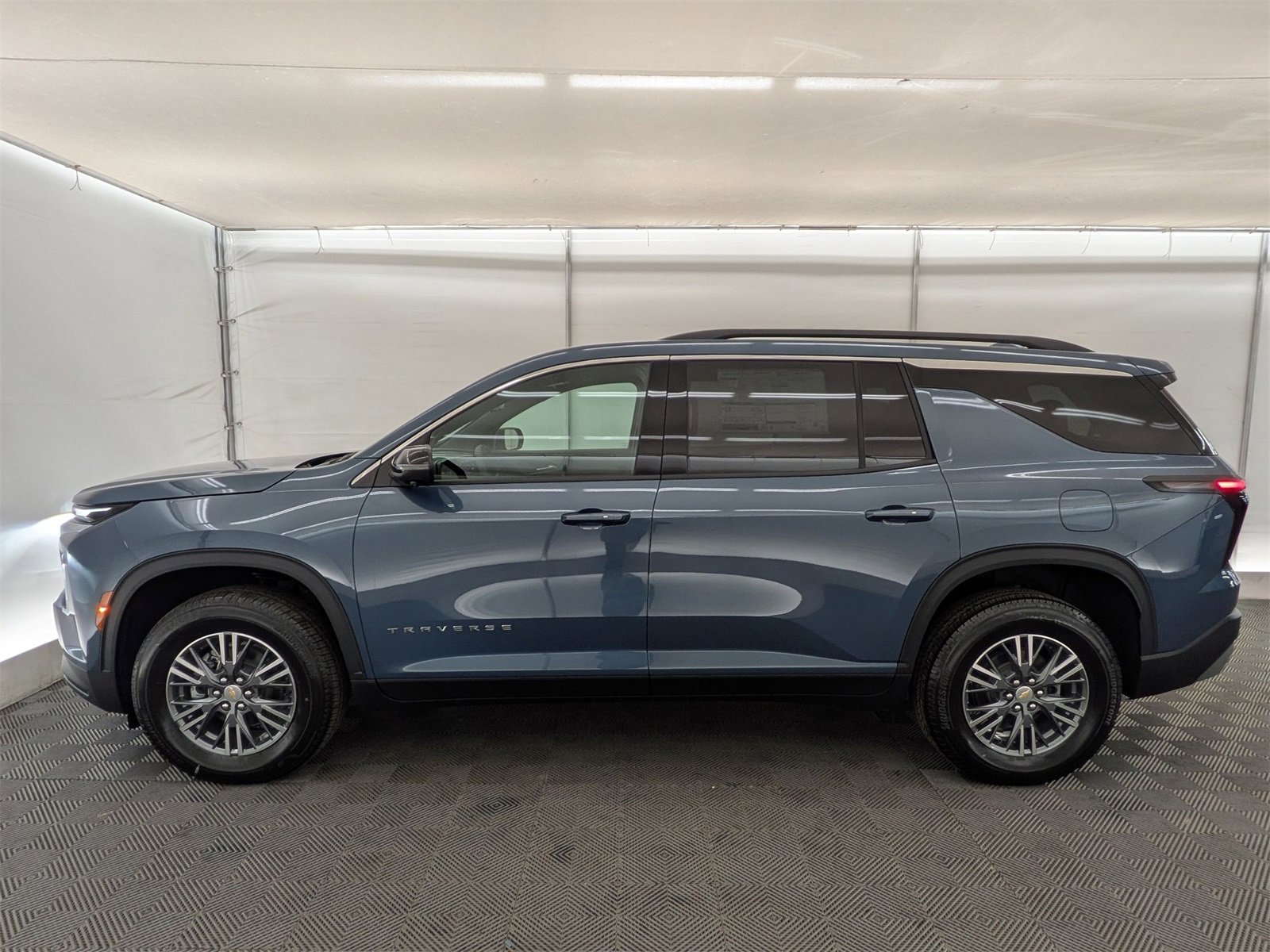 2026 Chevrolet Traverse photo 3