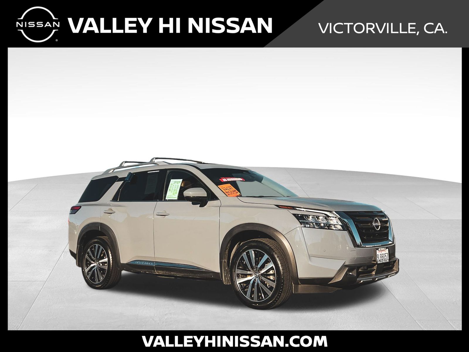 2024 Nissan Pathfinder Platinum's photo