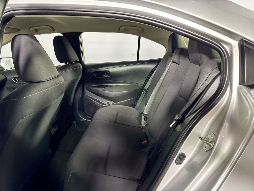 2023 Toyota Corolla LE photo 19
