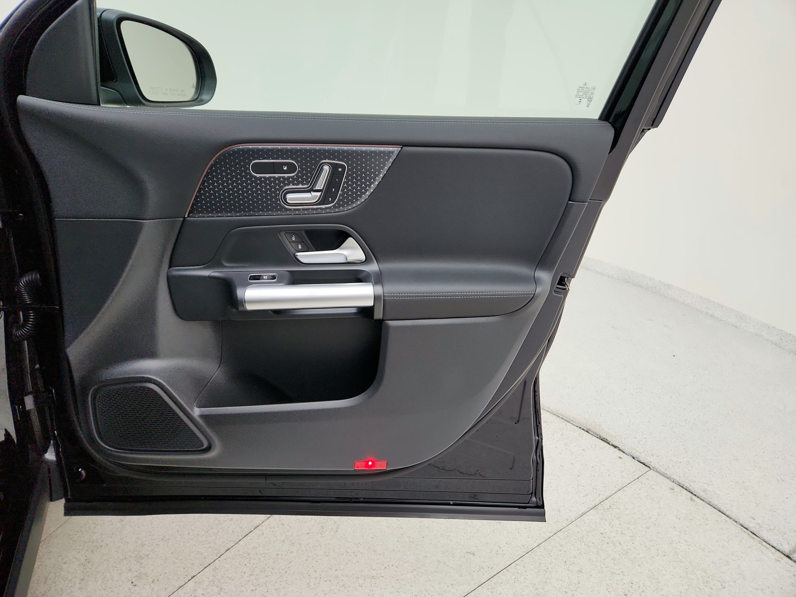 2025 Mercedes Benz GLA 250 photo 37
