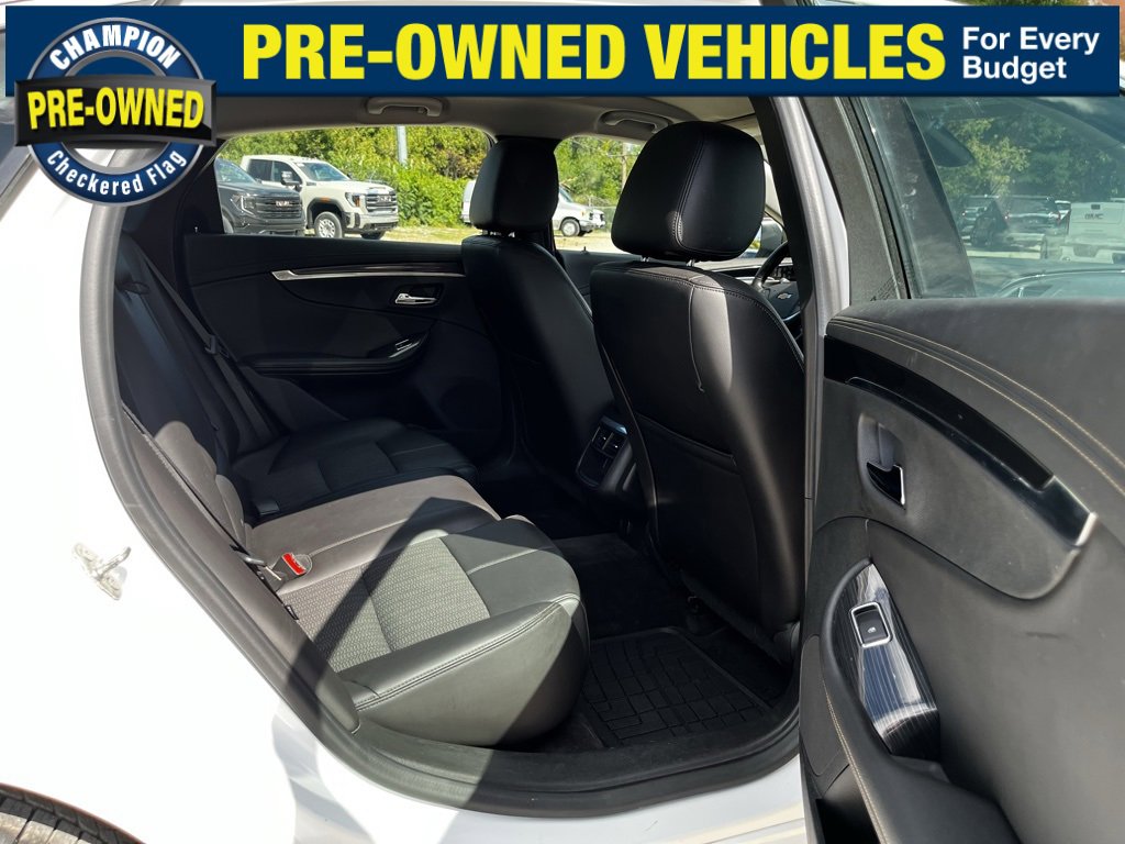 2016 Chevrolet Impala 1LT photo 24
