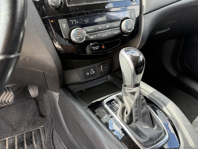 2020 Nissan Rogue SV photo 17