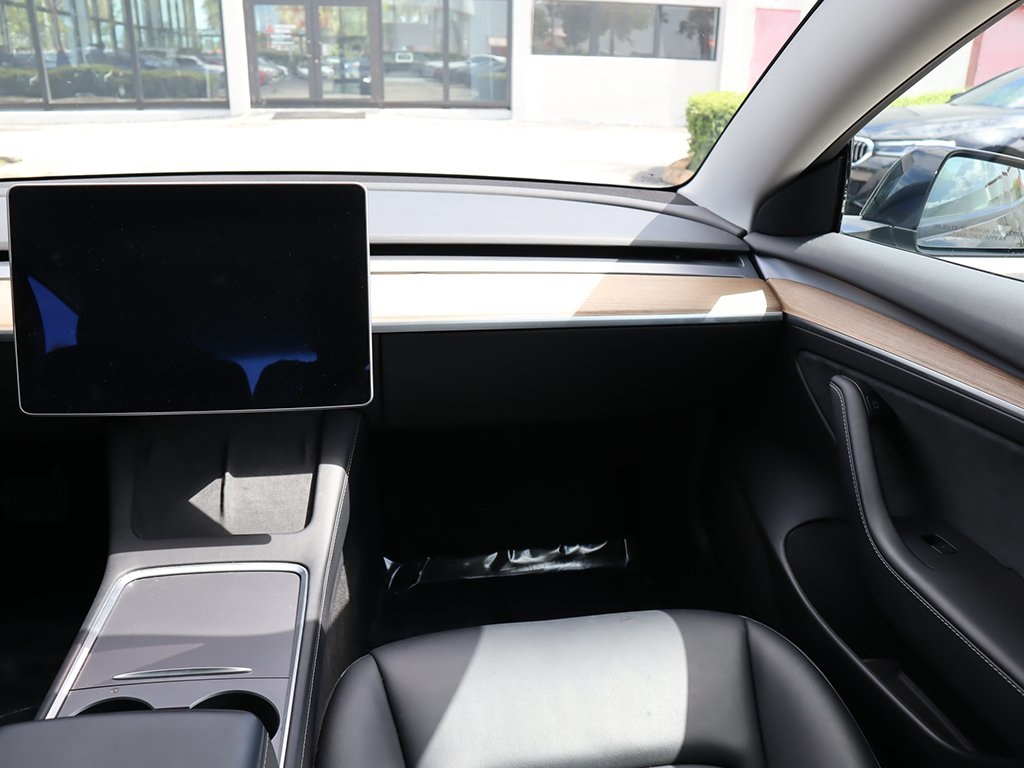 2021 Tesla Model 3 Standard Range Plus photo 34