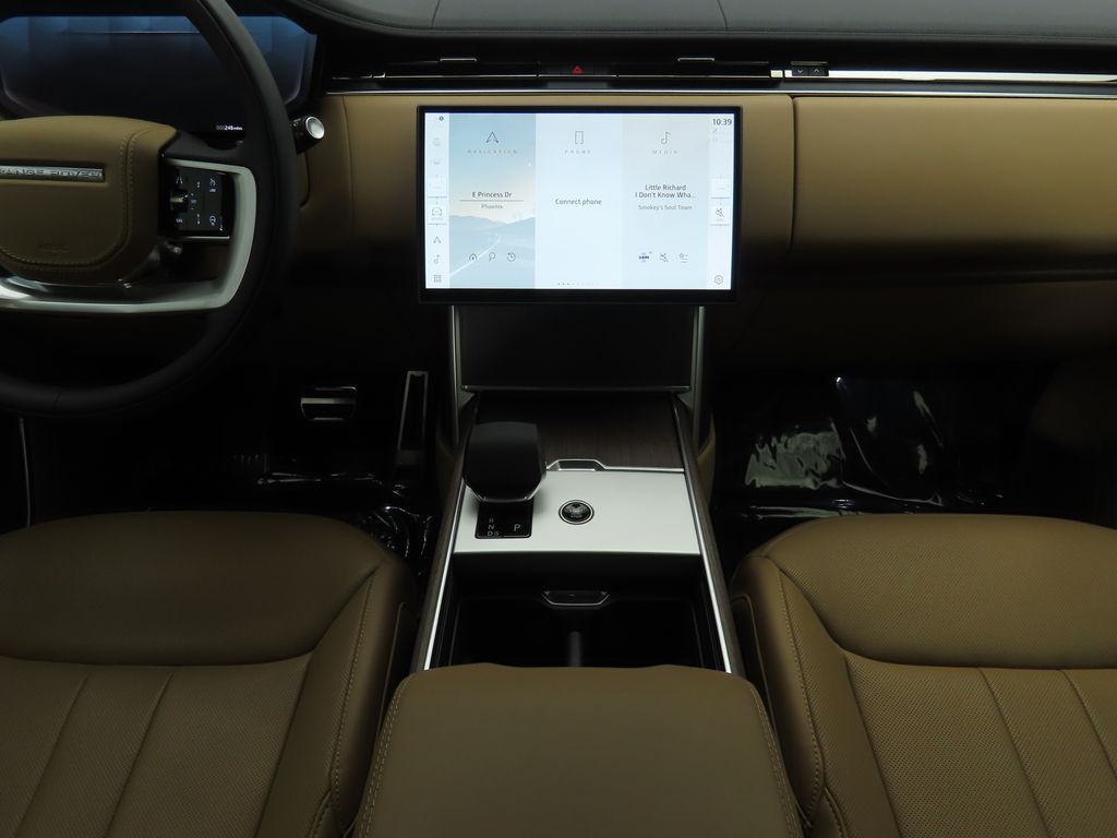 2025 Land Rover Range Rover SE photo 10