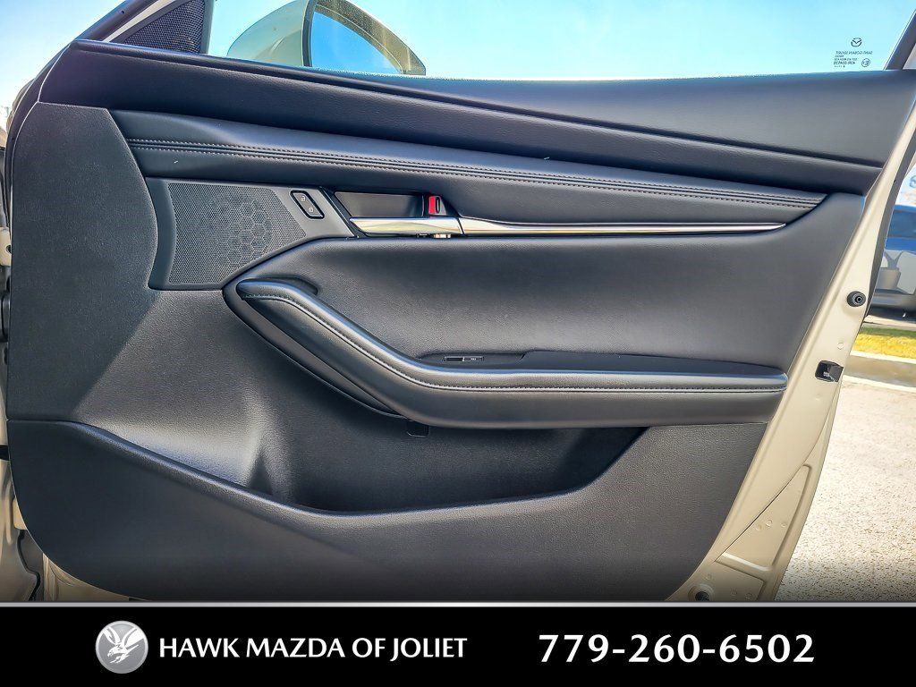 2025 MAZDA MAZDA3 - Image 21