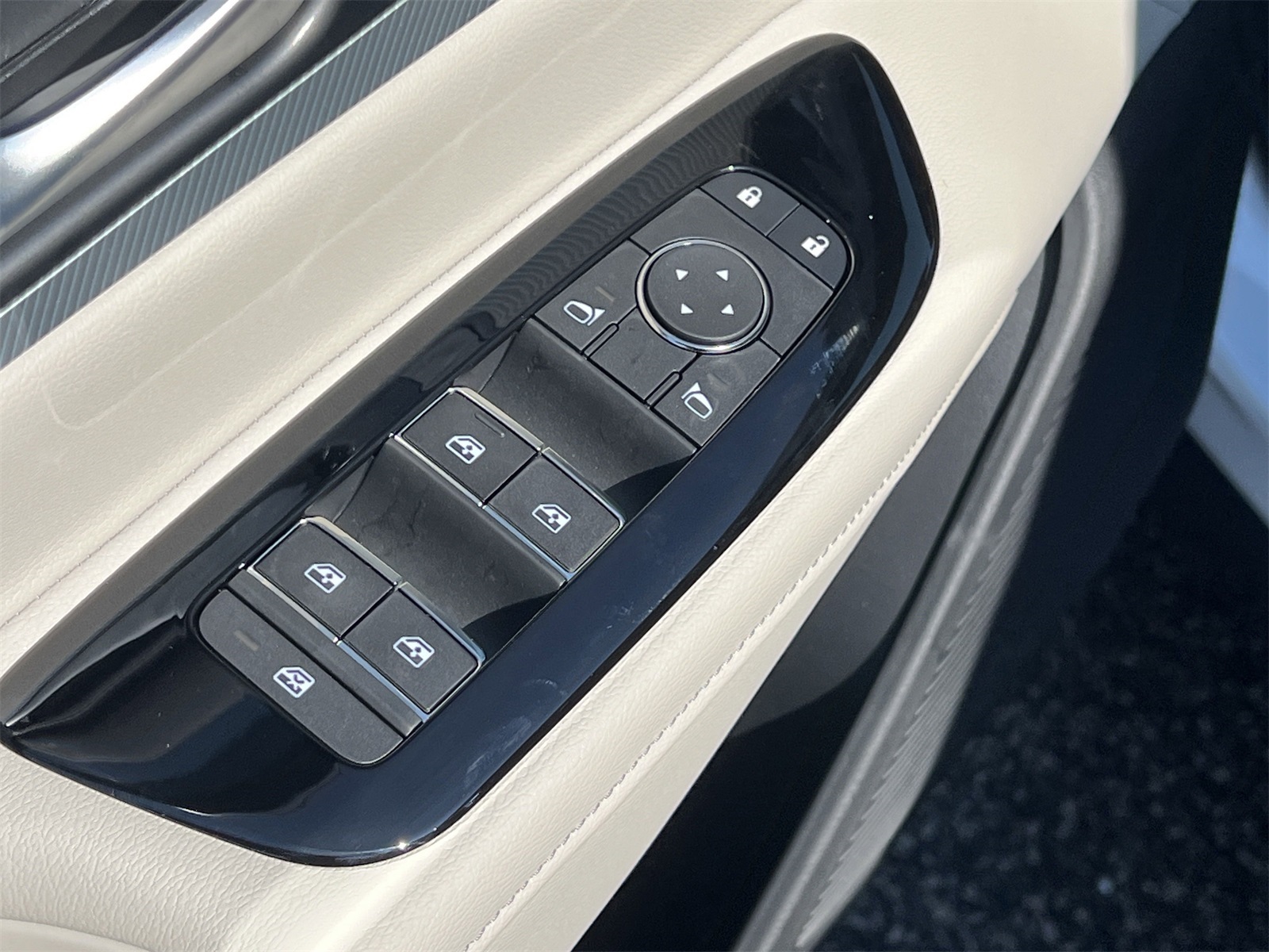 2025 Nissan Murano SL photo 15