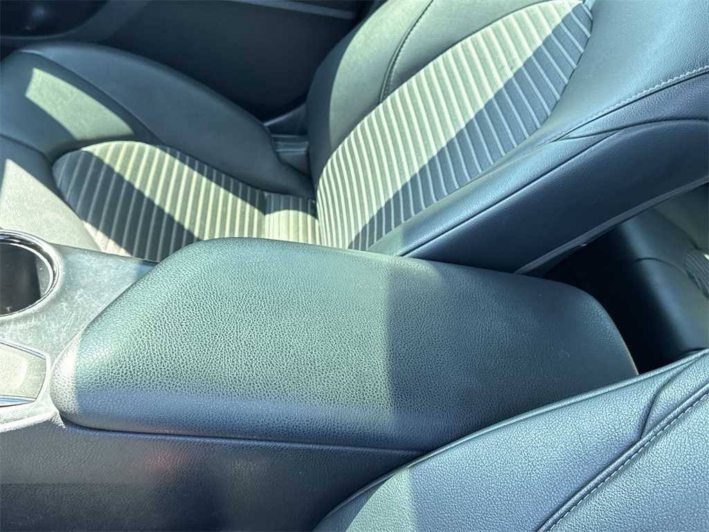 2019 Toyota Camry L photo 26