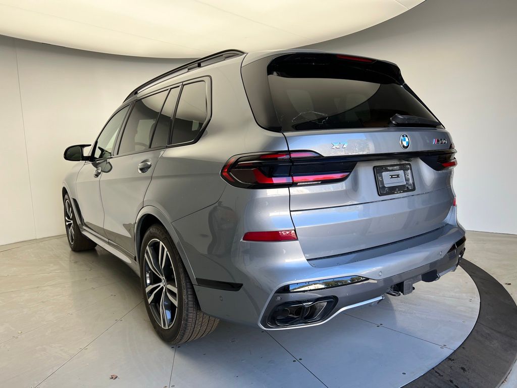 2025 Bmw X7 M60i photo 3