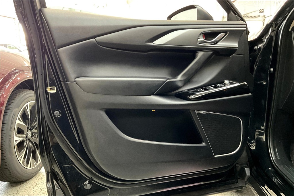 2022 Mazda CX-9 Touring photo 22