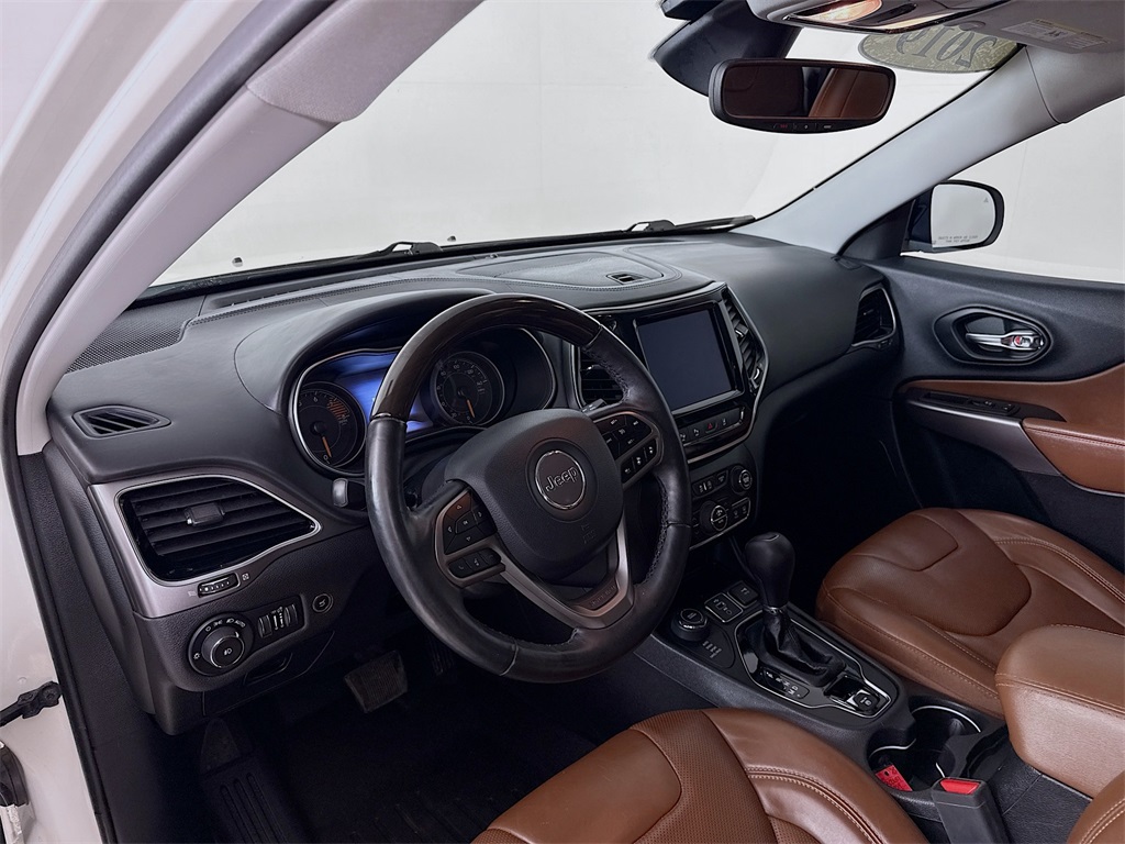2019 Jeep Cherokee Overland photo 9