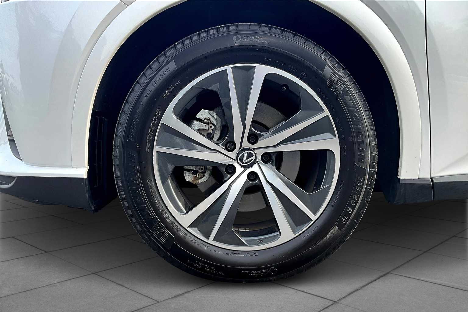 2024 Lexus RX Premium AWD photo 9
