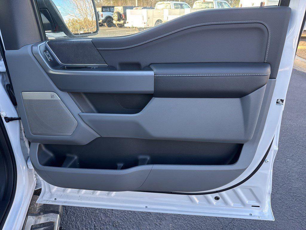 2025 Ford F-150 XLT photo 16