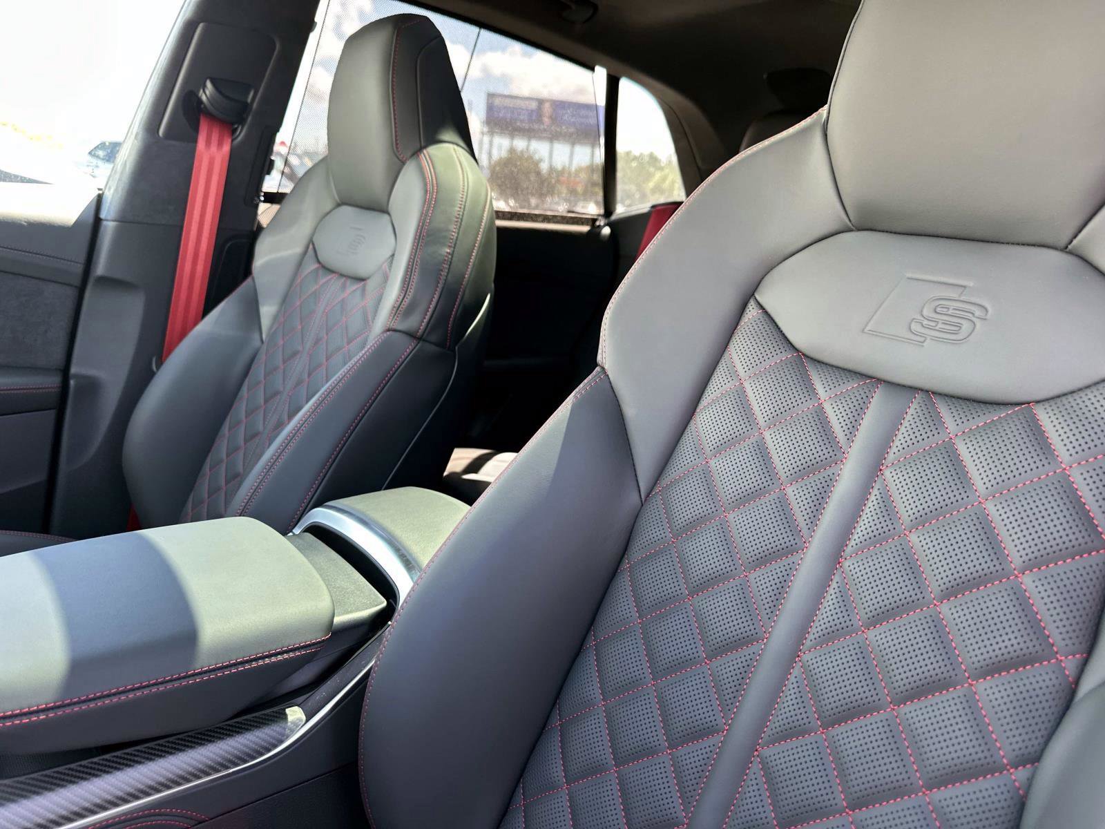 2026 Audi SQ8 Prestige photo 17