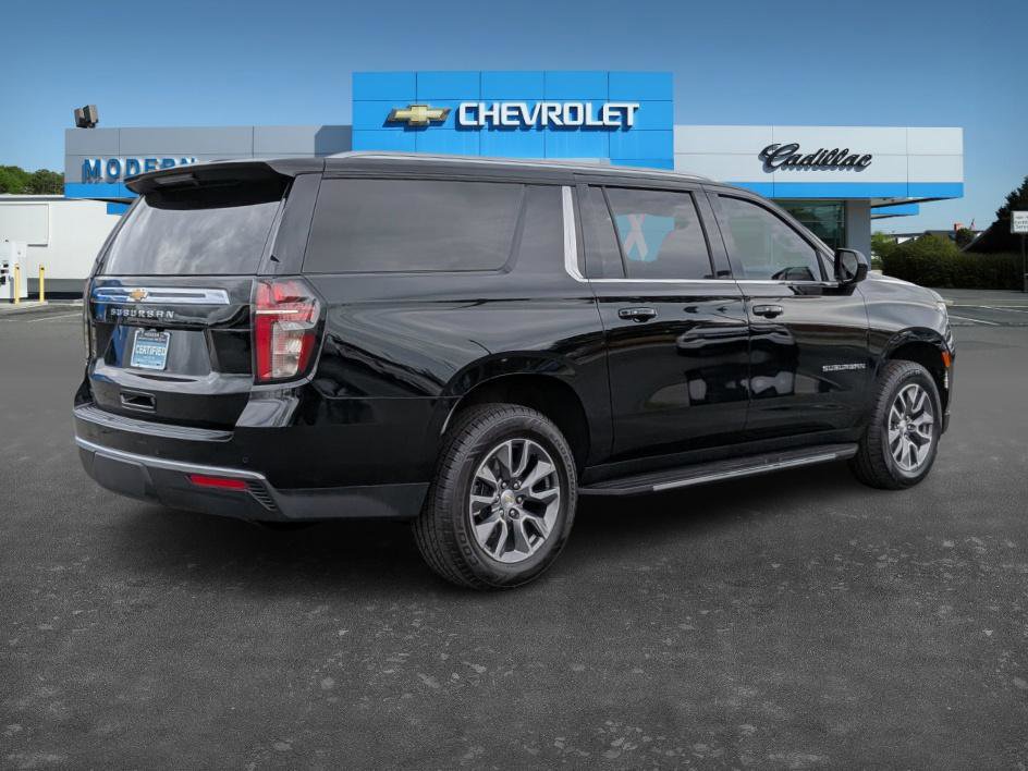 2024 Chevrolet Suburban LS photo 4
